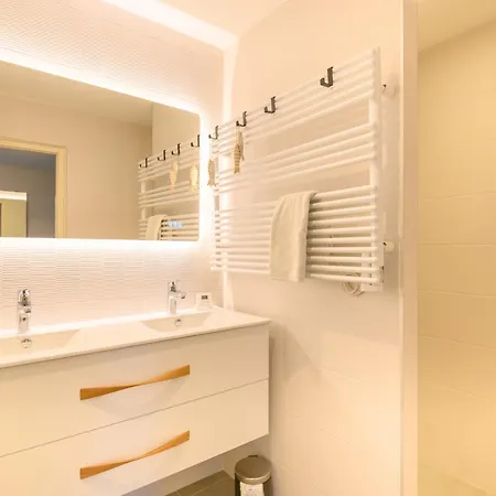 Lovely Fully Renovated Villa *