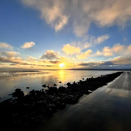 Lovely Fully Renovated Willa