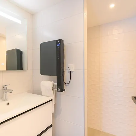 Lovely Fully Renovated *