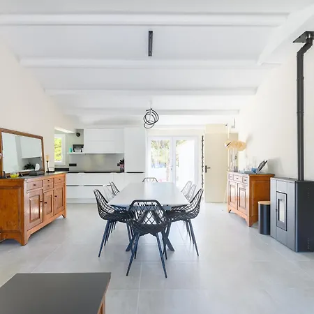 Lovely Fully Renovated 빌라