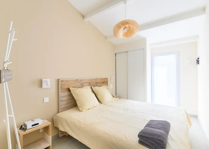 Lovely Fully Renovated *